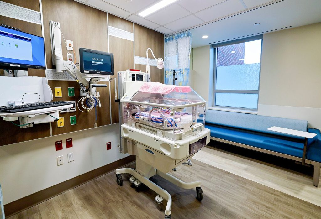 Visual of NICU hospital room with crib