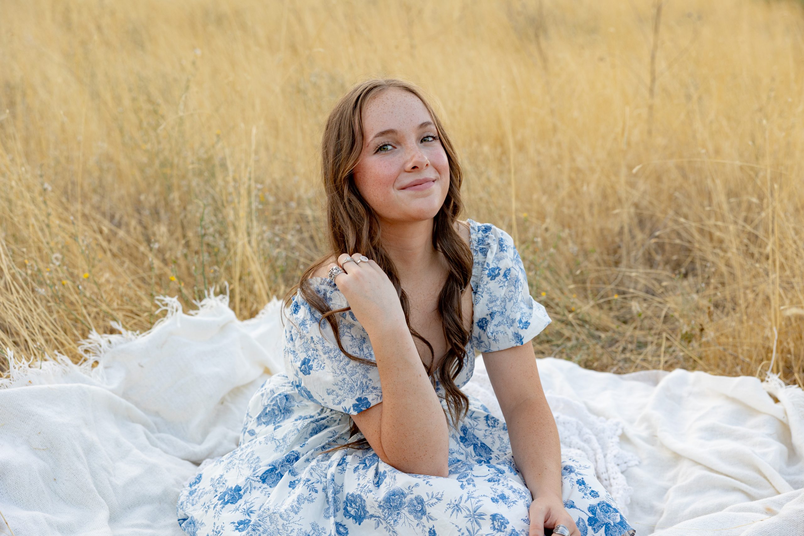 Headshot of author Cloe Richards